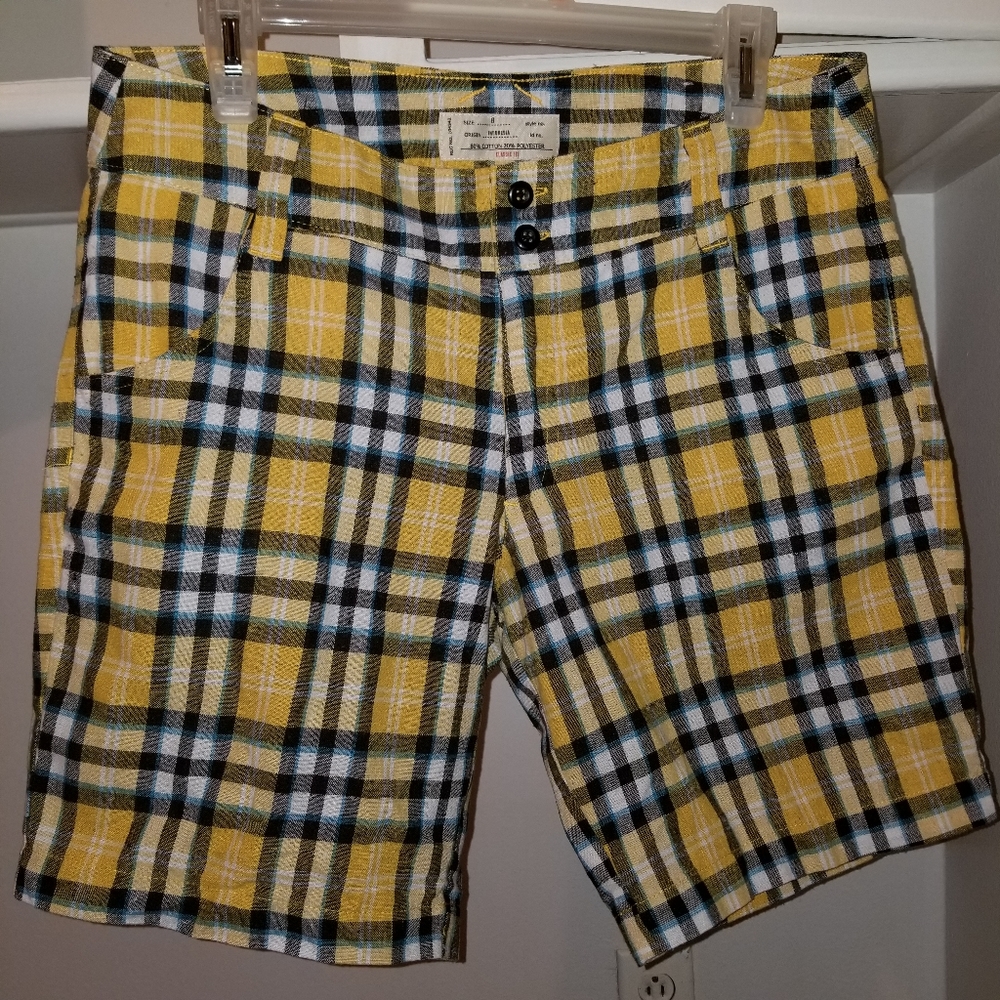 ℙ𝕃𝔸𝕀𝔻 𝔹𝔼ℝ𝕄𝕌𝔻𝔸 𝕊ℍ𝕆ℝ𝕋𝕊